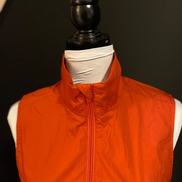 Banana Republic Activewear 7/8 Length Leggings w Vest. 2pc. NWT - Picture 4 of 16